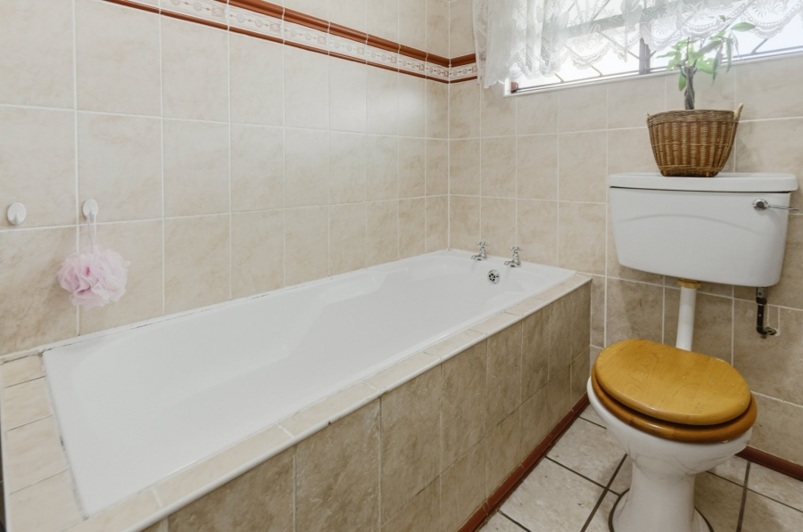 3 Bedroom Property for Sale in Onverwacht Western Cape